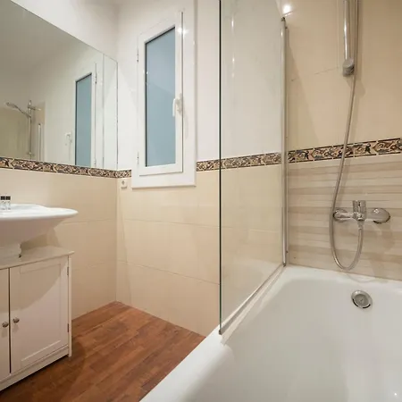 One Bedroom In Carrer Arago Apartment