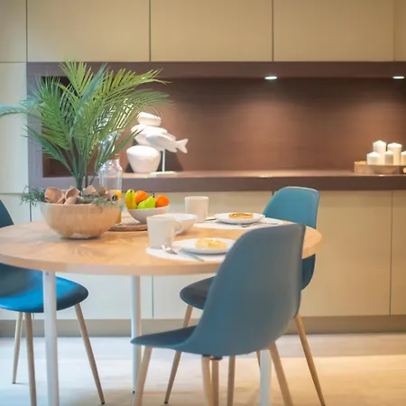One Bedroom In Carrer Arago Apartment *