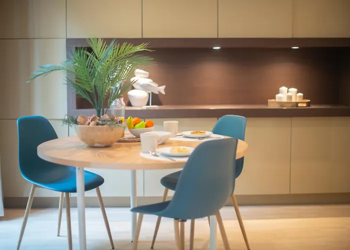 One Bedroom In Carrer Arago Apartment *